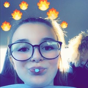 Meet your Posher, Adriana